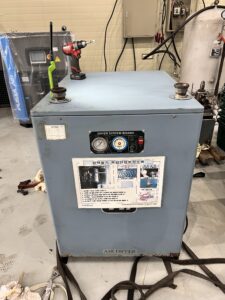 퓨마콤프레샤 부산 강서구 녹산산단 50마력 에어드라이어 수리 공장 입고